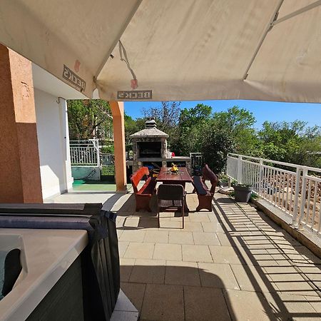 קריקווניצה Apartments Lujic מראה חיצוני תמונה