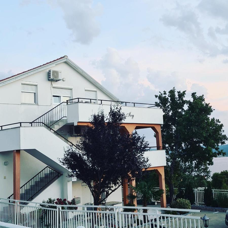 קריקווניצה Apartments Lujic מראה חיצוני תמונה