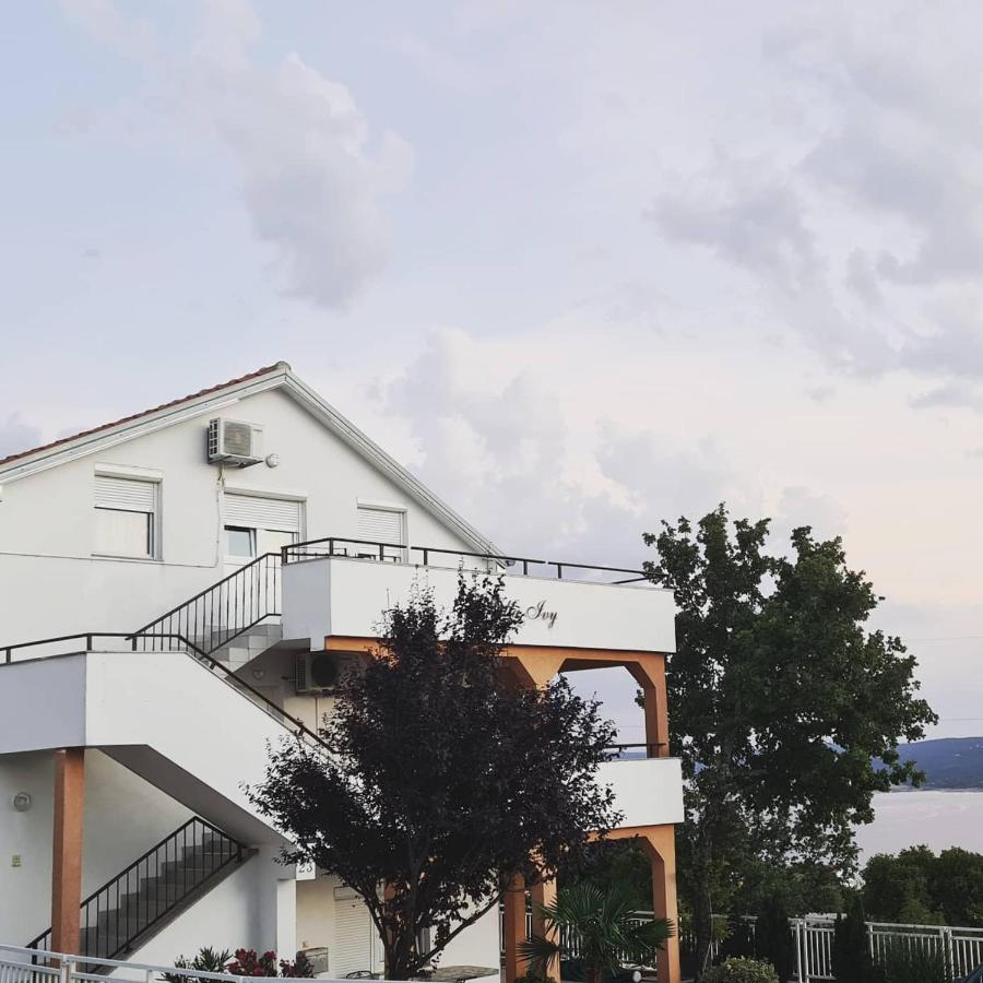 קריקווניצה Apartments Lujic מראה חיצוני תמונה