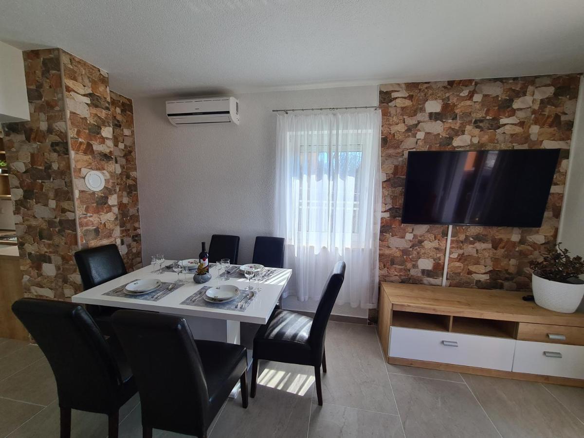 קריקווניצה Apartments Lujic מראה חיצוני תמונה