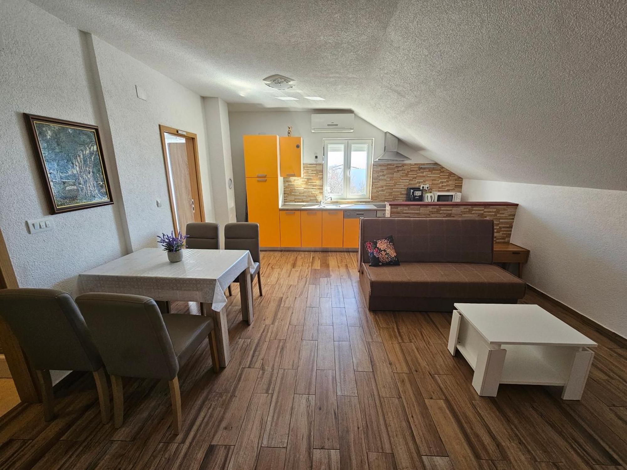 קריקווניצה Apartments Lujic מראה חיצוני תמונה