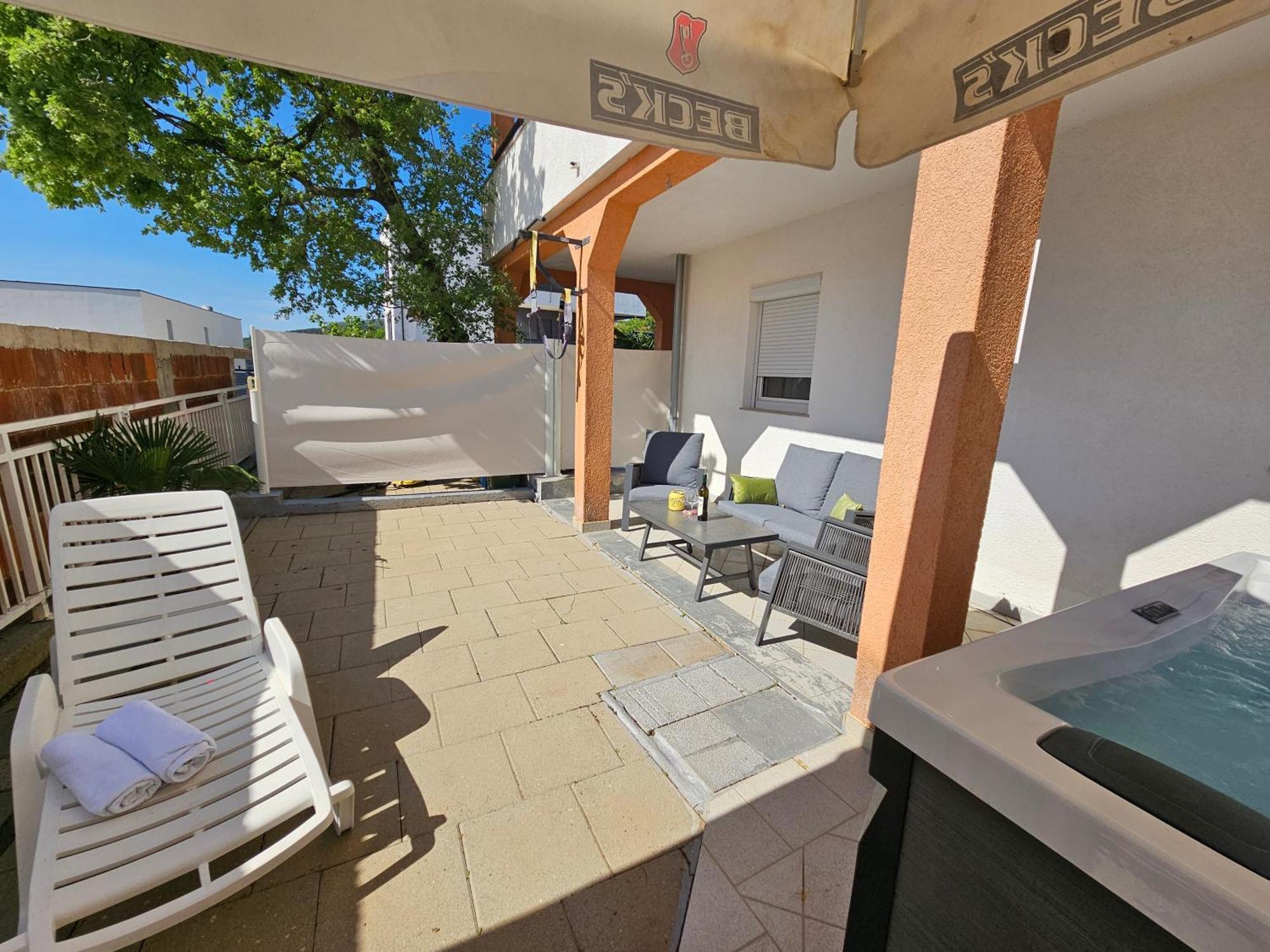 קריקווניצה Apartments Lujic מראה חיצוני תמונה